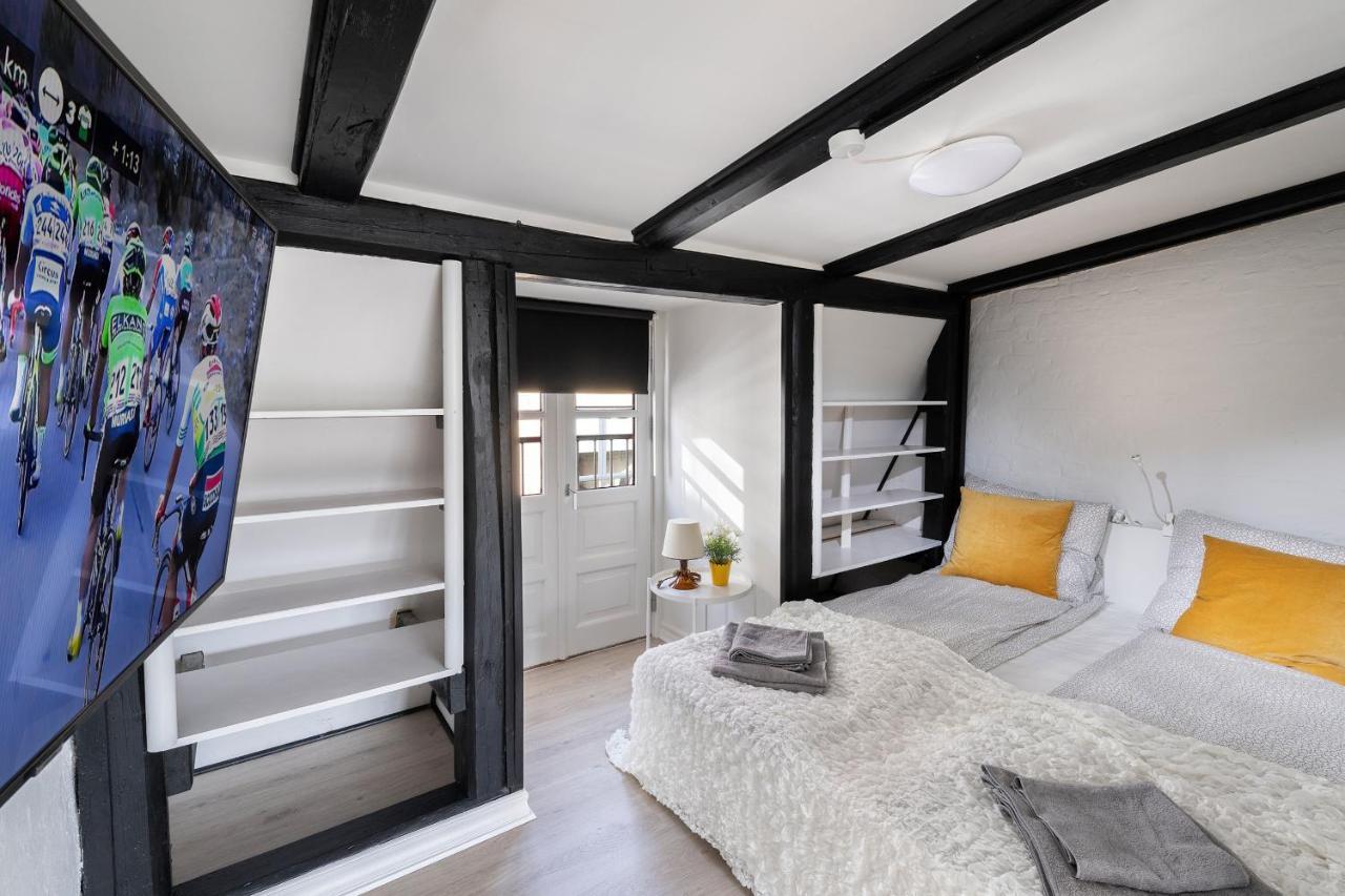 Aday - Apartment Suite 4 Aalborg Center Экстерьер фото